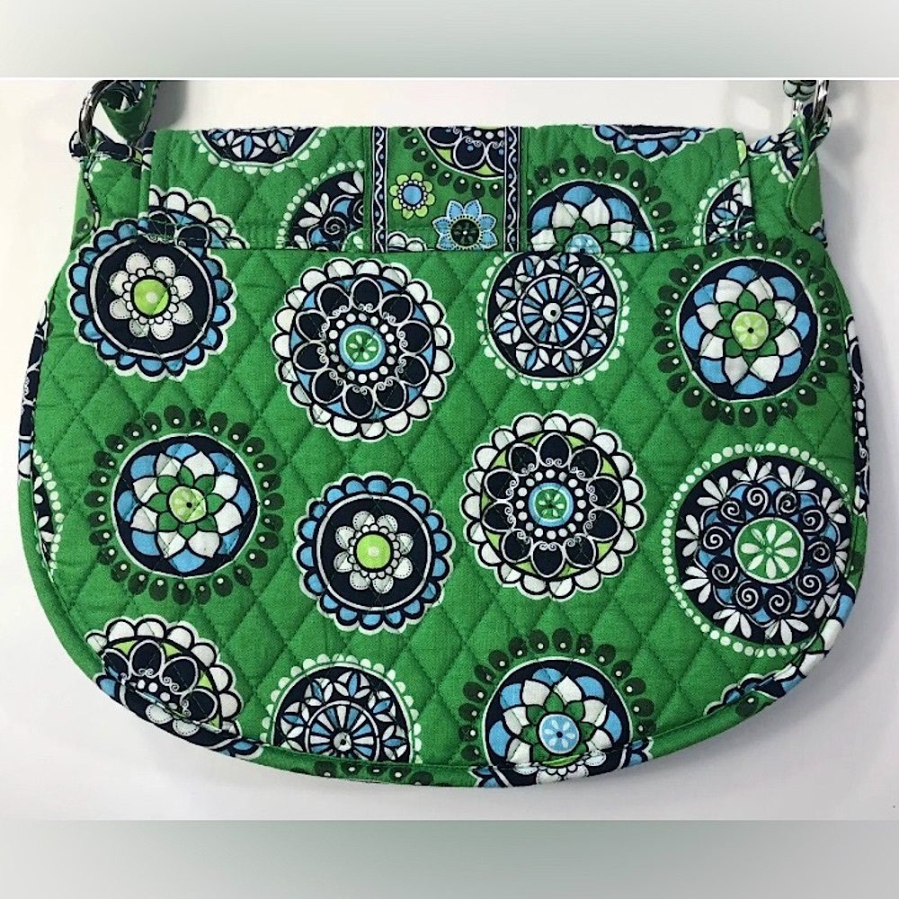 🦚💚HOST PICK!!!💚🦚 Vera Bradley Cupcakes Green Saddle Up Crossbody - Picture 3 of 5